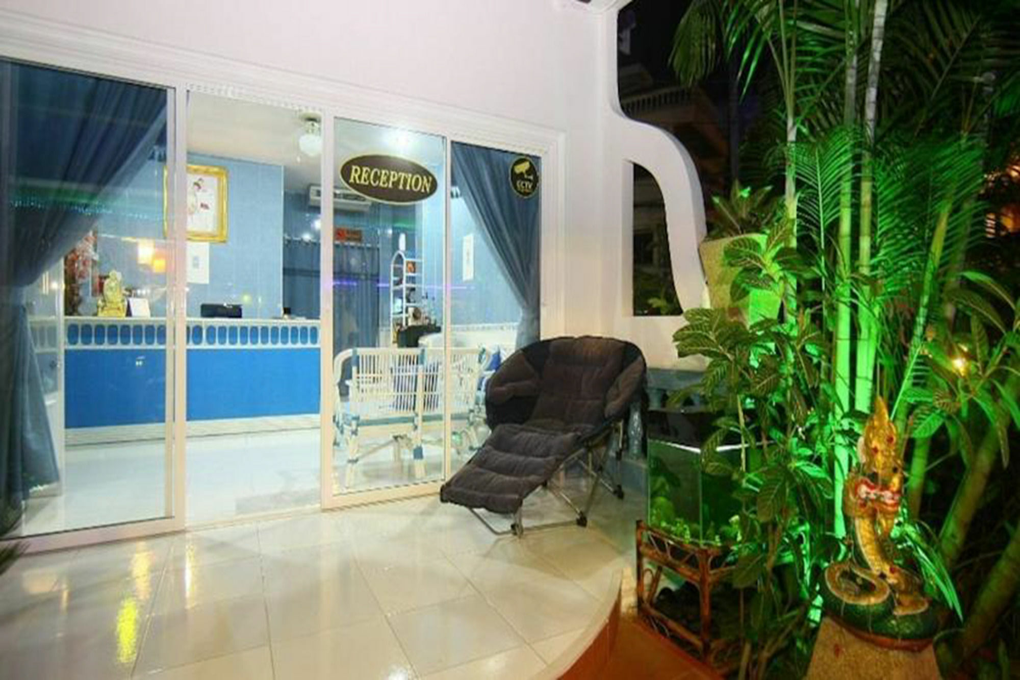 Patong Sunbeach Mansion Экстерьер фото
